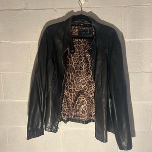 Black bomber jacket/leather look size 2x